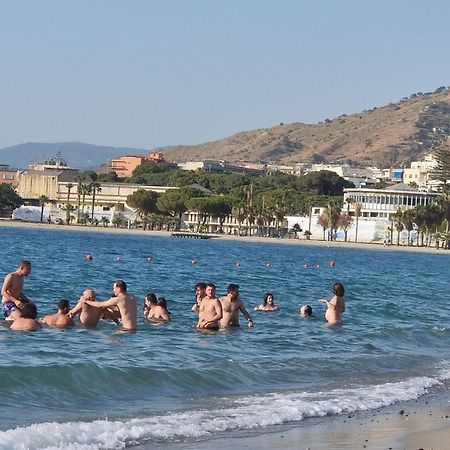 Loft Magna Grecia Reggio Calabria Centro Storico A 3 Minuti A Piedi Dal Mare Apartment Exterior foto