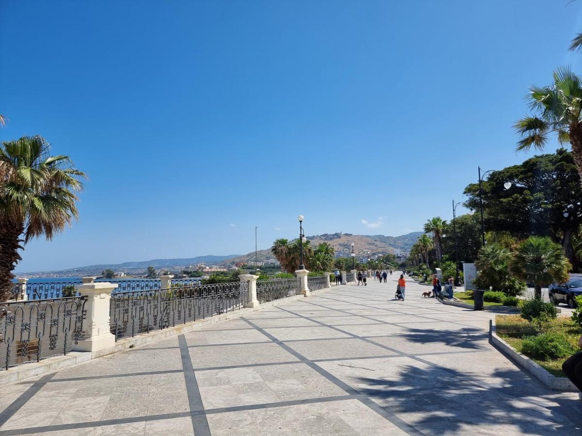 Loft Magna Grecia Reggio Calabria Centro Storico A 3 Minuti A Piedi Dal Mare Apartment Exterior foto