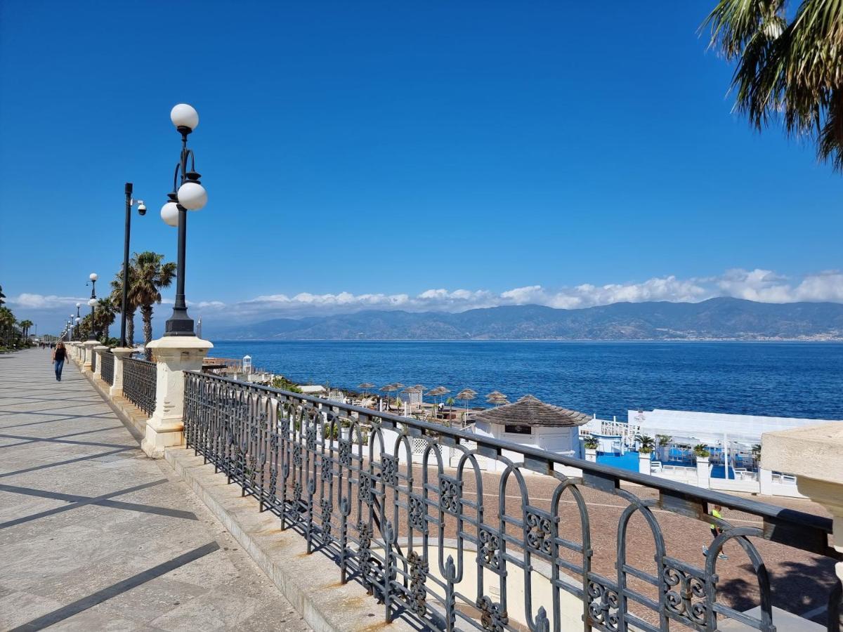 Loft Magna Grecia Reggio Calabria Centro Storico A 3 Minuti A Piedi Dal Mare Apartment Exterior foto
