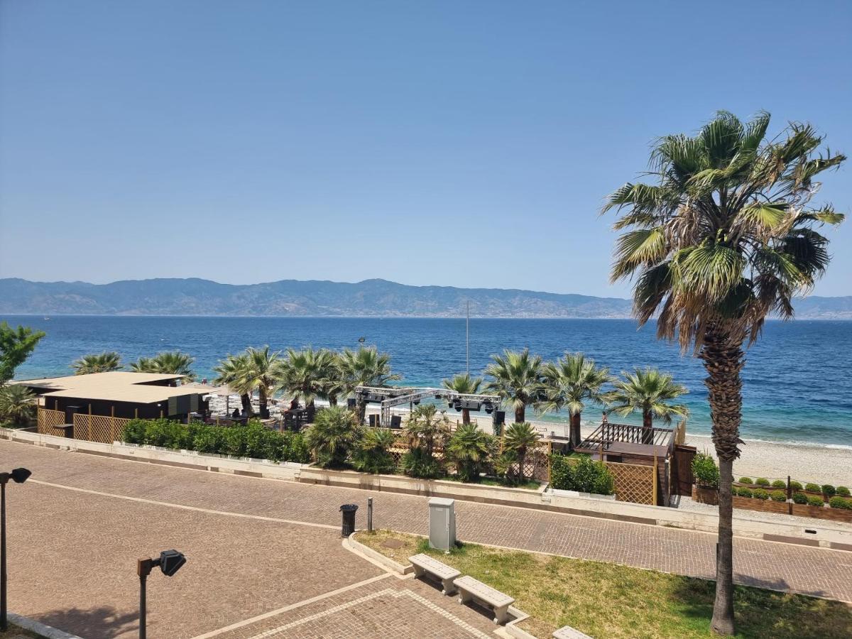 Loft Magna Grecia Reggio Calabria Centro Storico A 3 Minuti A Piedi Dal Mare Apartment Exterior foto