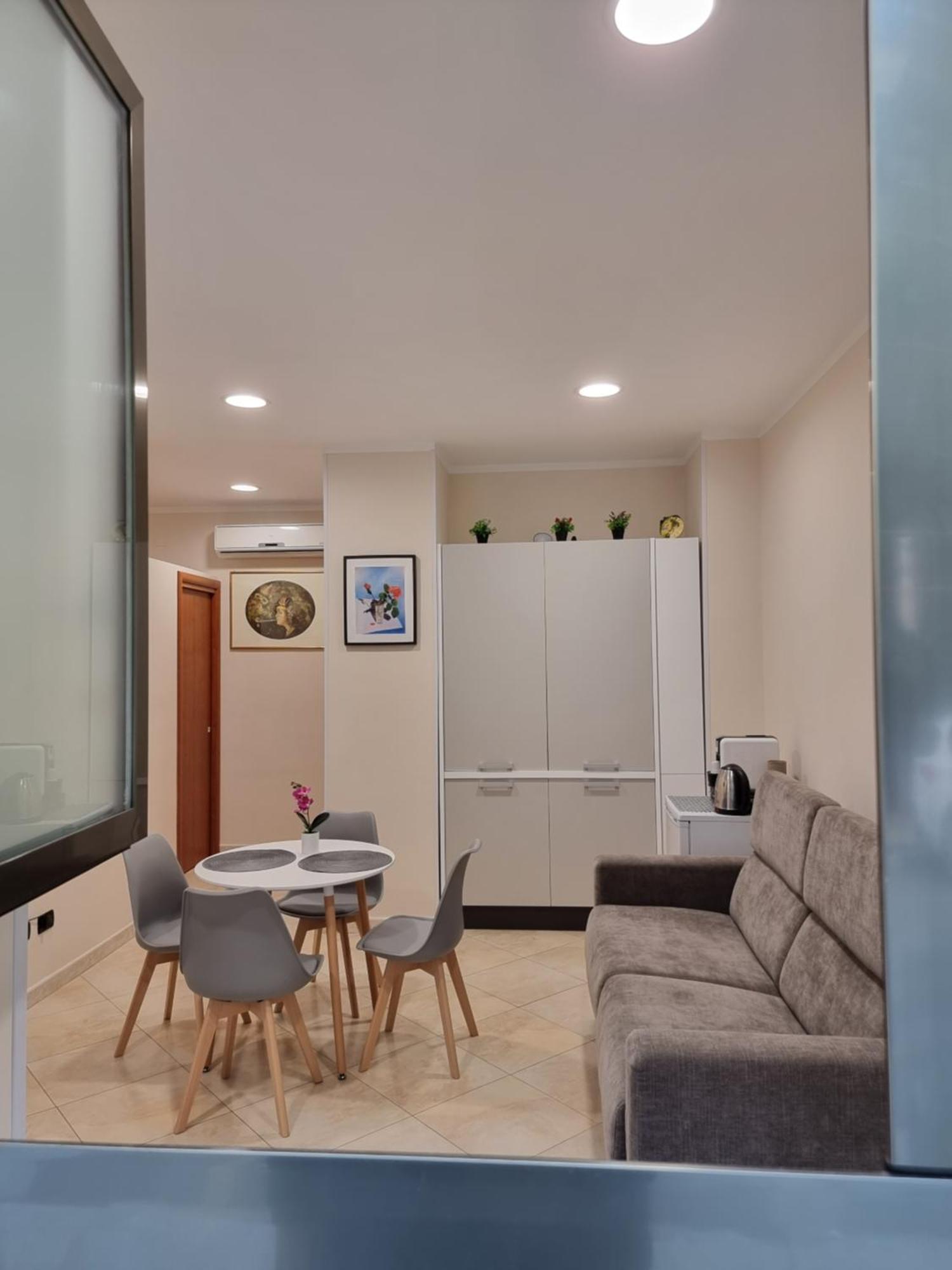 Loft Magna Grecia Reggio Calabria Centro Storico A 3 Minuti A Piedi Dal Mare Apartment Exterior foto
