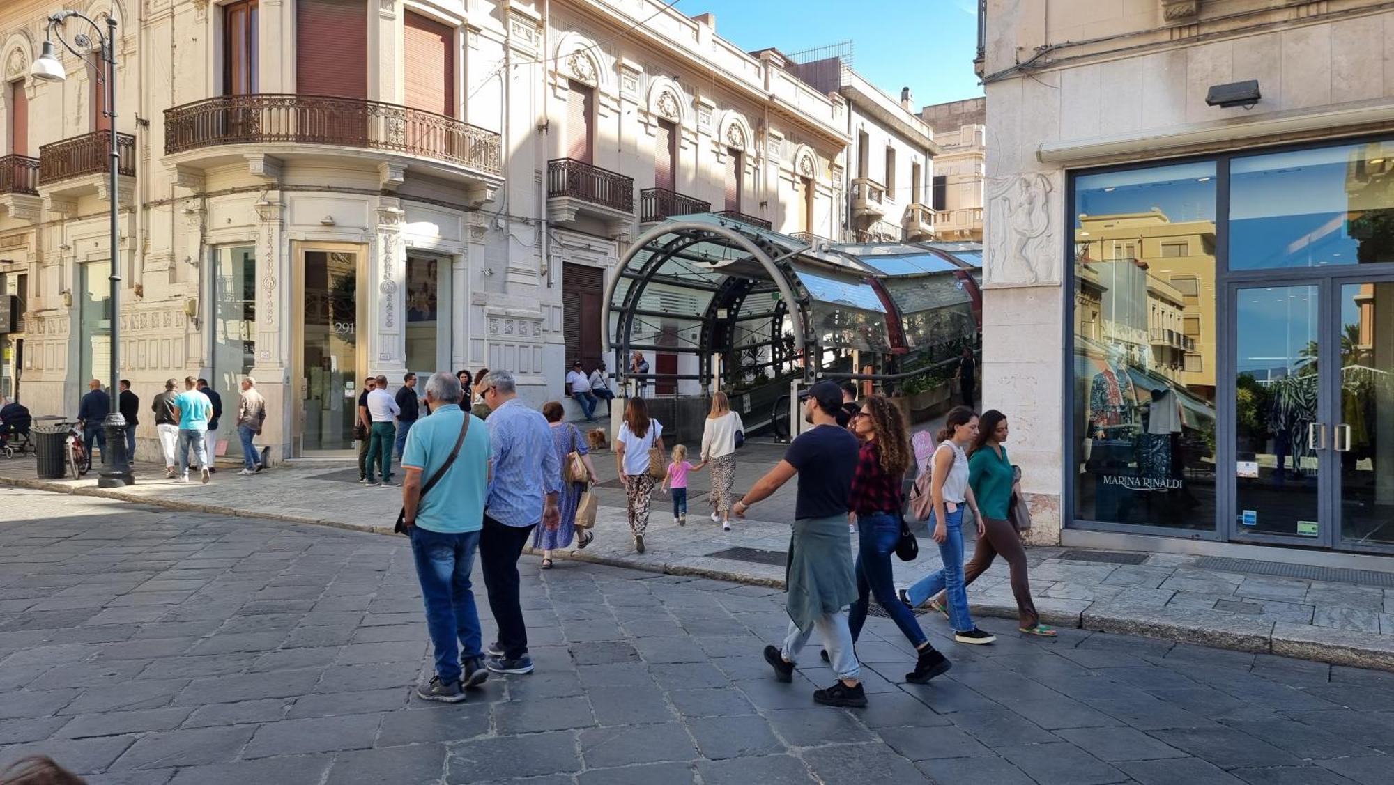 Loft Magna Grecia Reggio Calabria Centro Storico A 3 Minuti A Piedi Dal Mare Apartment Exterior foto